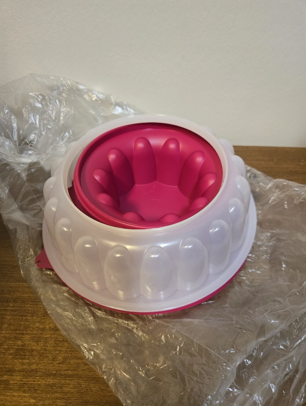 New Tupperware JELLO mold